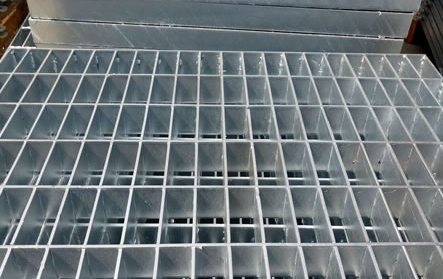 鋼格柵G503/30/50W熱浸鋅對插型格柵，適用于脫硫塔平臺